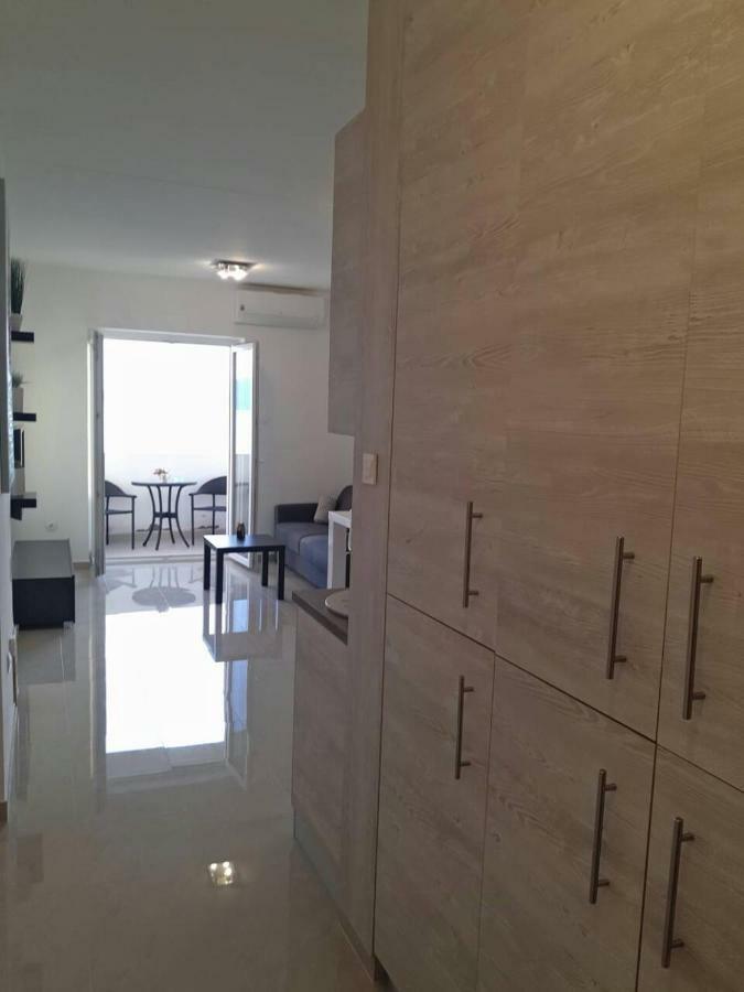 Studio Apartment Novi Vinodolski Exterior photo